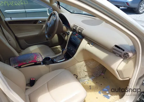 2003 Mercedes-Benz C 240 из США, поврежденный, VIN WDBRF61J43E014165